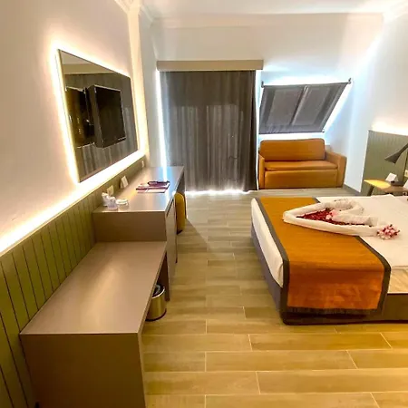 Queen's Park Goynuk 5* Kemer